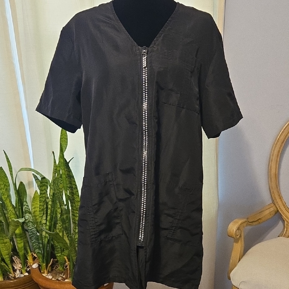 Black Zip-Front Short-Sleeve Tunic Top